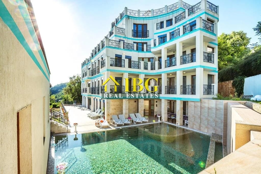 Spacious 2-Bedroom Apartment with New Furniture |close to the beach in Kavarna