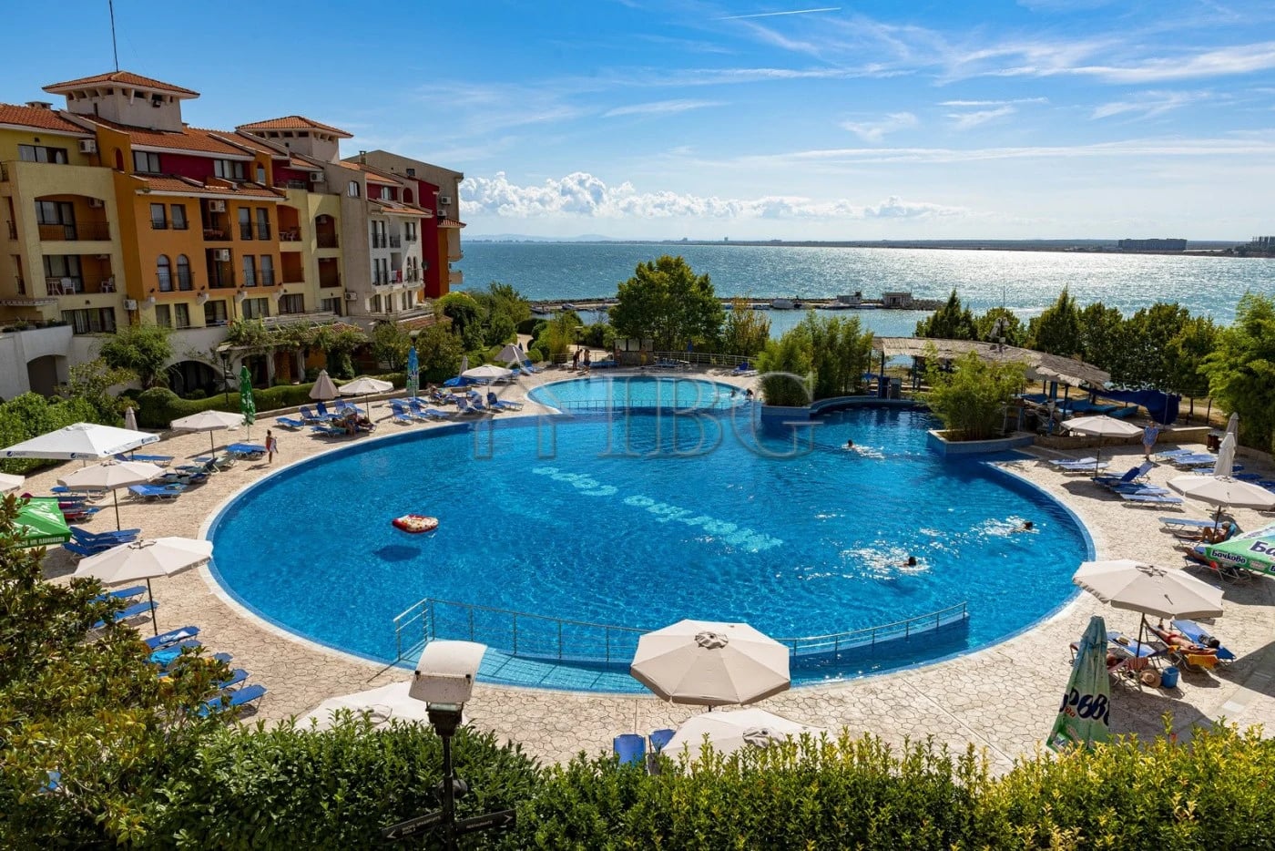 Spacious 2-Bedroom Apartment with Sea View in Marina Cape, Aheloy