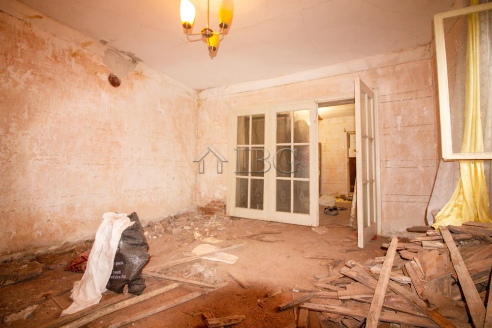 House with 2 Bedrooms and a big nice garden near Ruse