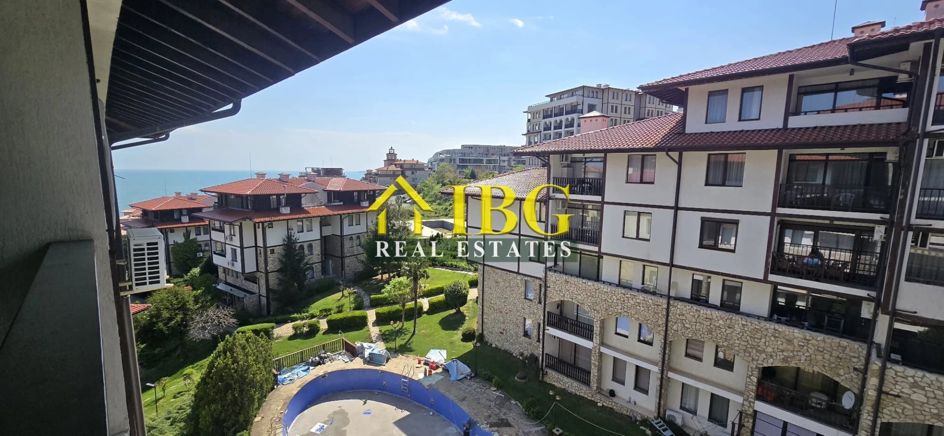 For Sale: Spacious Apartment with 2 Bedrooms and 2 Bathrooms in Etara 2, Sveti Vlas
