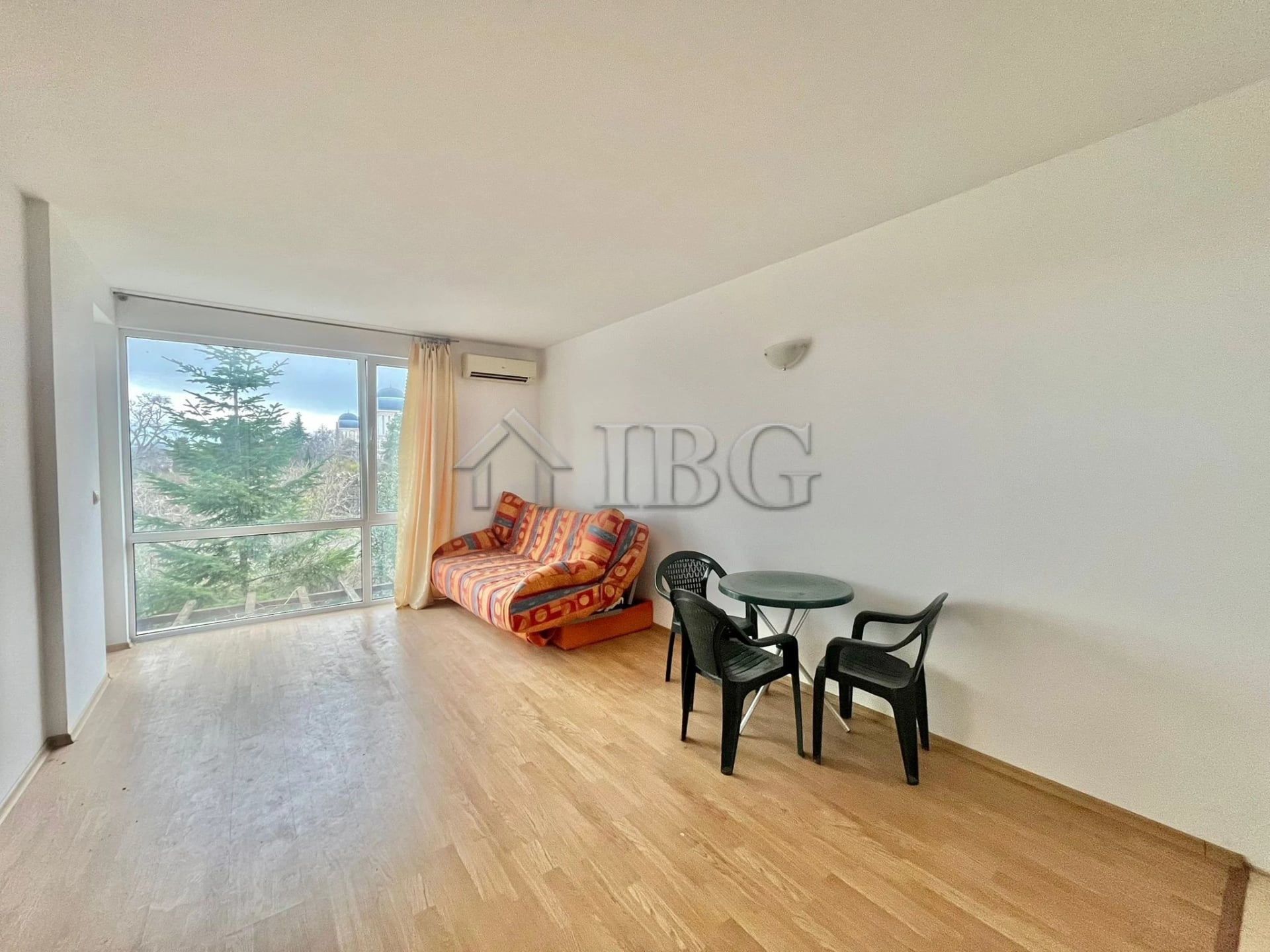 1-Bedroom Apartment with Sea and Green Area View in Sveti Nikola Complex, Sveti Vlas