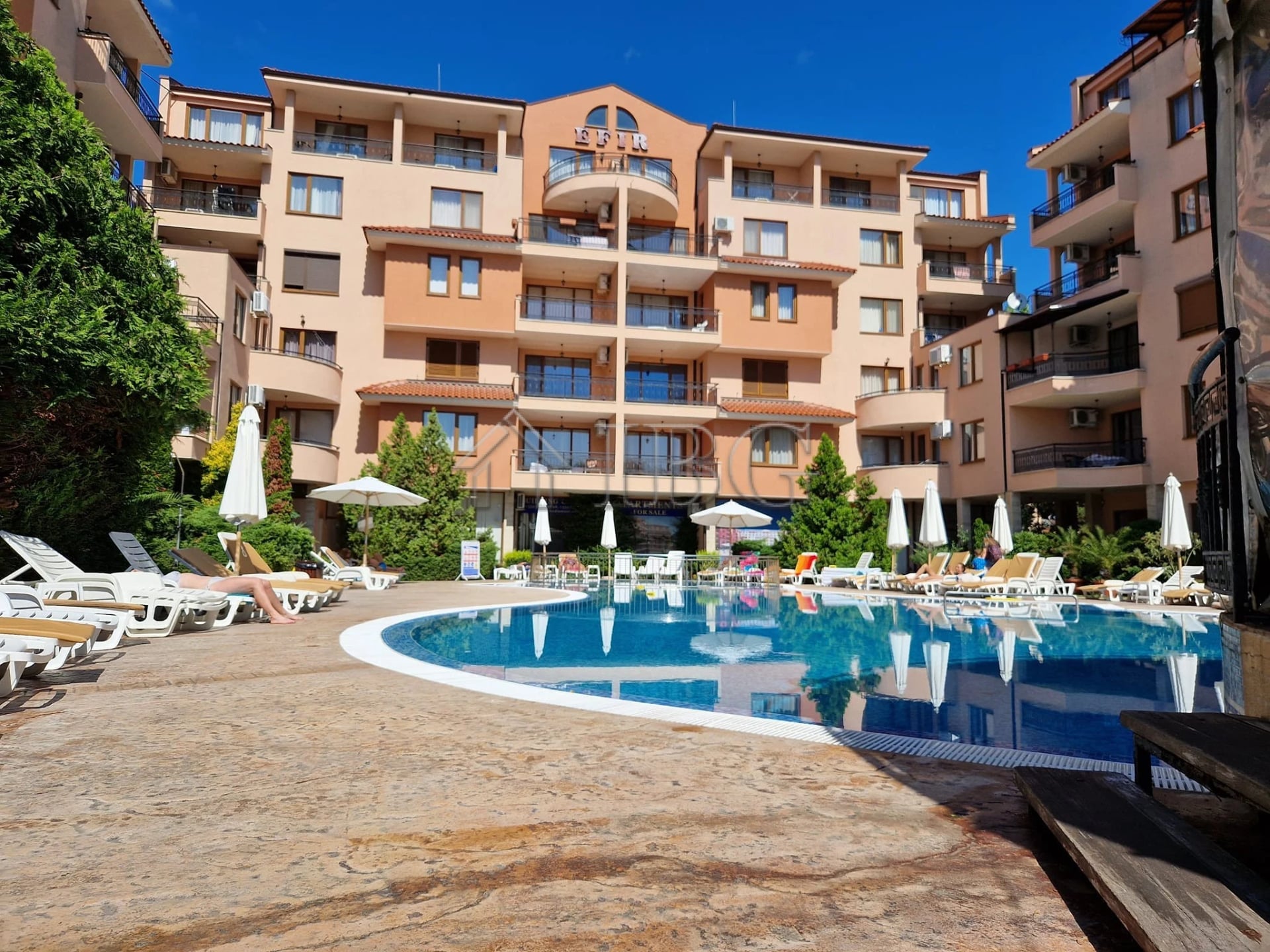 Furnished apartment with 1 bedroom in complex Efir, Sunny Beach