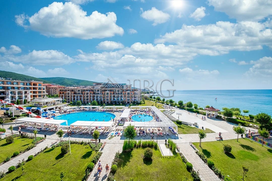 Beachfront Studio with Sea & Pool View | Premier Fort, Sveti Vlas