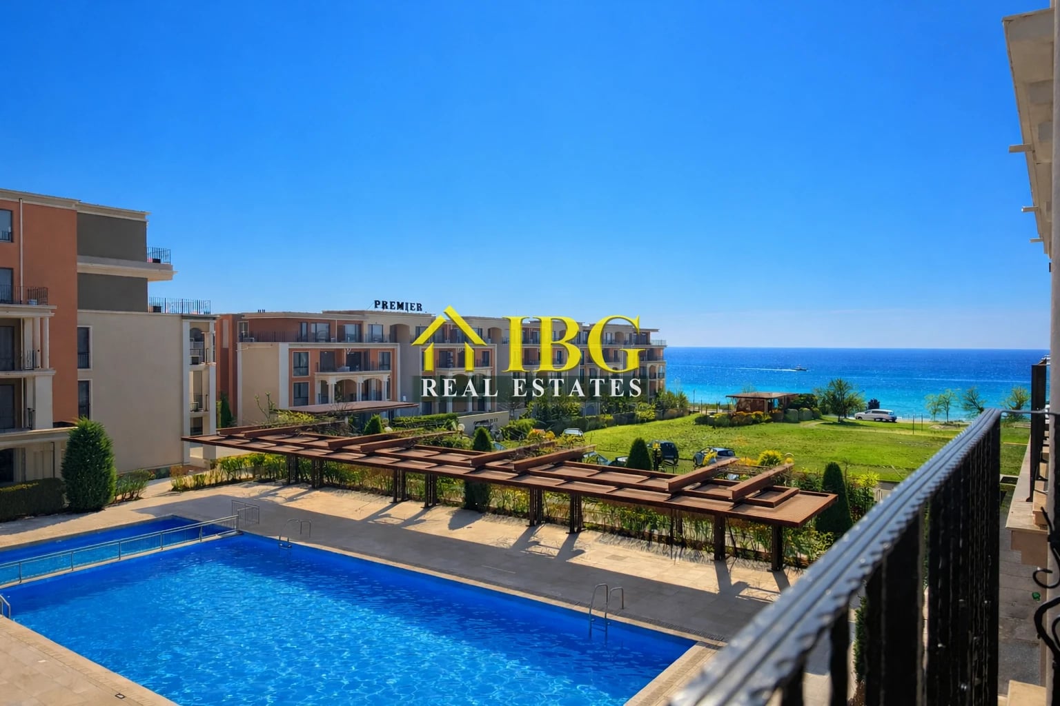 First-Line 1-Bedroom Apartment with Sea & Pool Views | Premier Fort Beach, Sveti Vlas