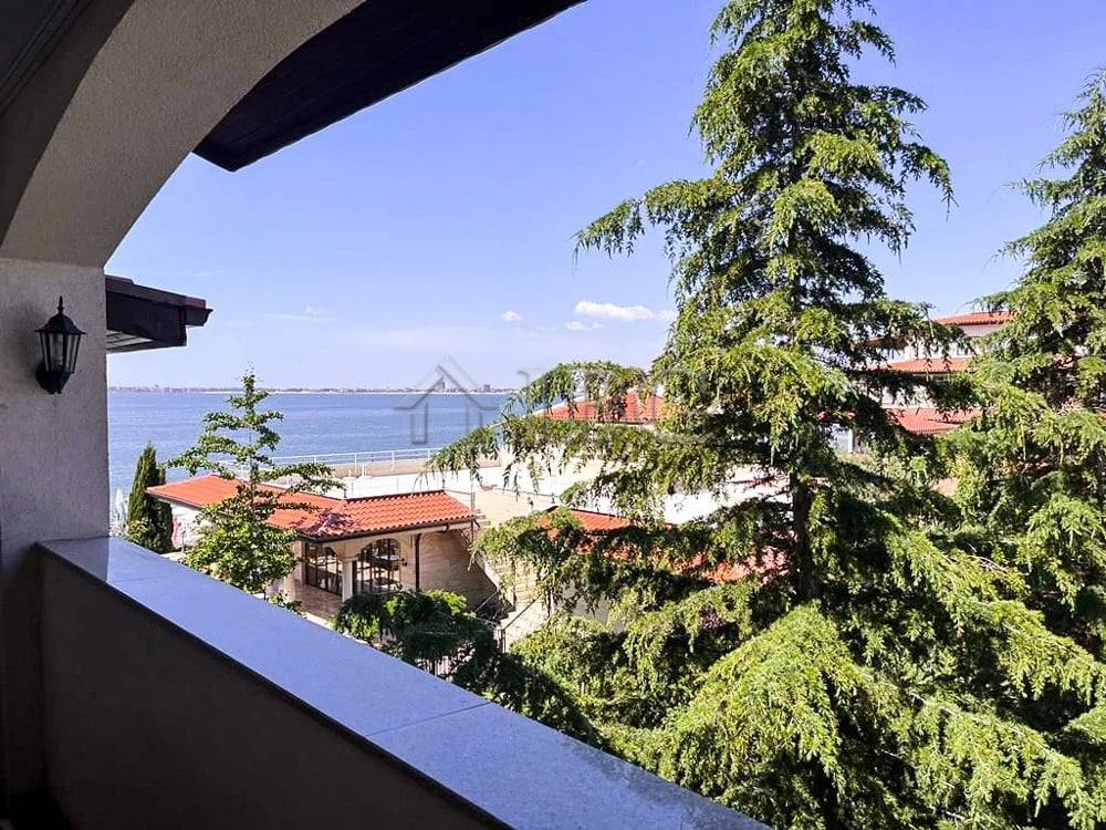 2-Bedroom Sea View Apartment in Elite Complex Casa Real, Sveti Vlas