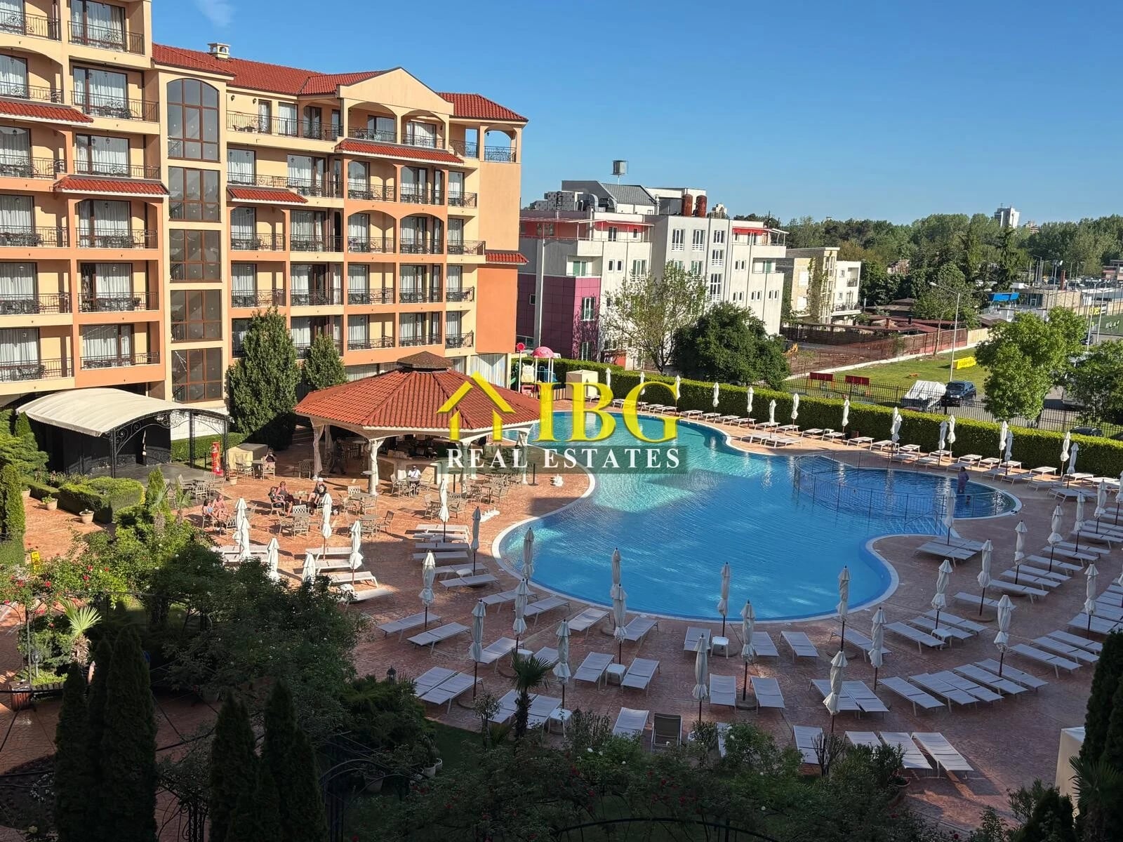 Spacious Furnished 1-Bedroom Apartment | Diamond Residence, Sunny Beach