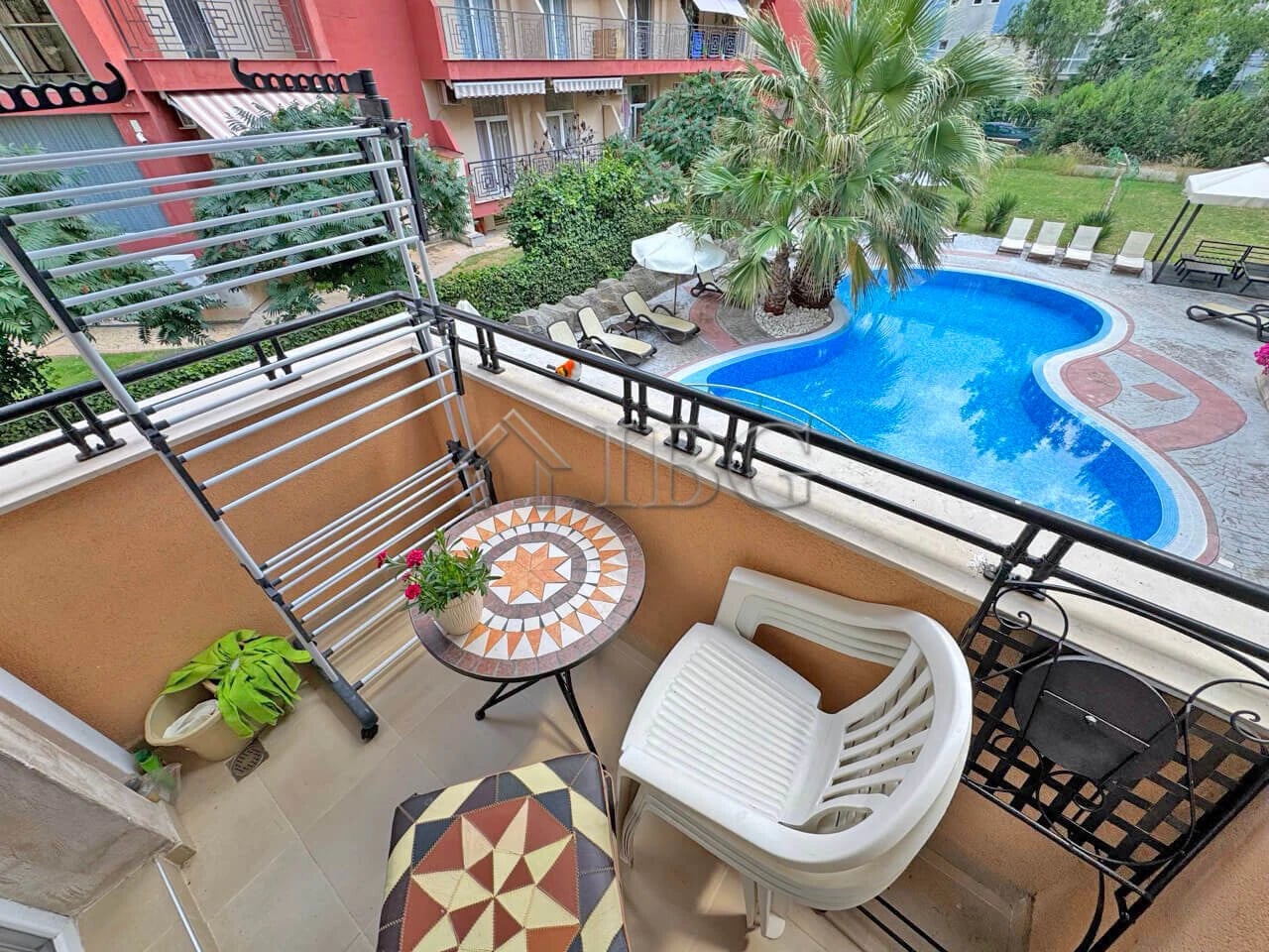 Apartment with Pool View in Aphrodite III, Sunny Beach