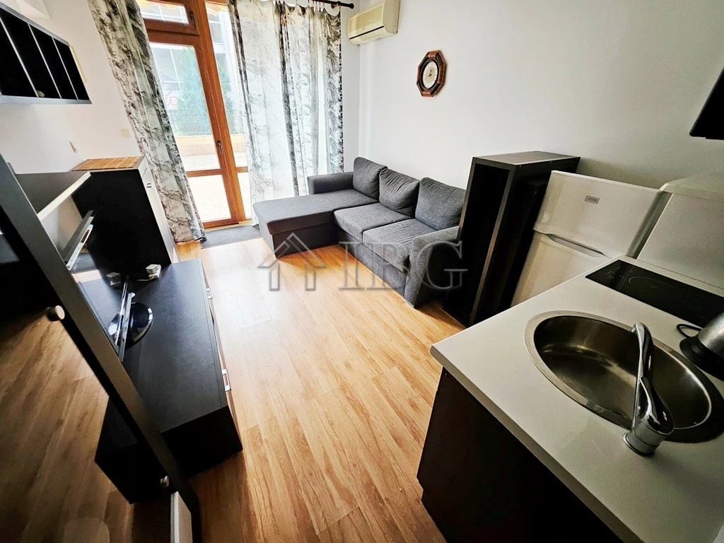 1-Bedroom Apartment with Pool View in Siana 4, Sveti Vlas