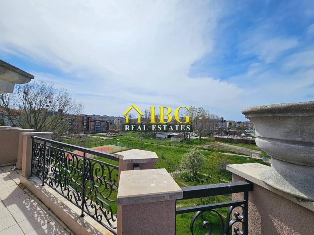 2-Bedroom Apartment with Tennis court view | Izida Palace, Sunny Beach