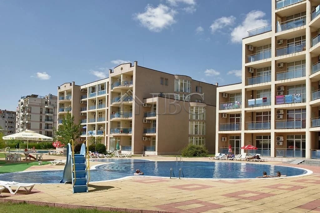Big 97 sq.m. 1-bedroom apartment in Semiramida Gardens, Sunny Beach