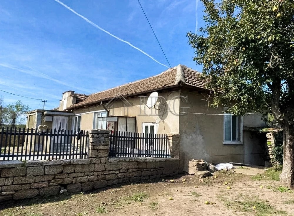 One-Storey House with Large Garden near Balchik and the Sea