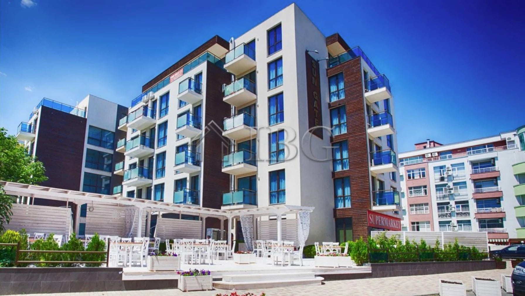 Bright and spacious one bedroom apartment with Pool View in Sun Gate, Sunny Beach