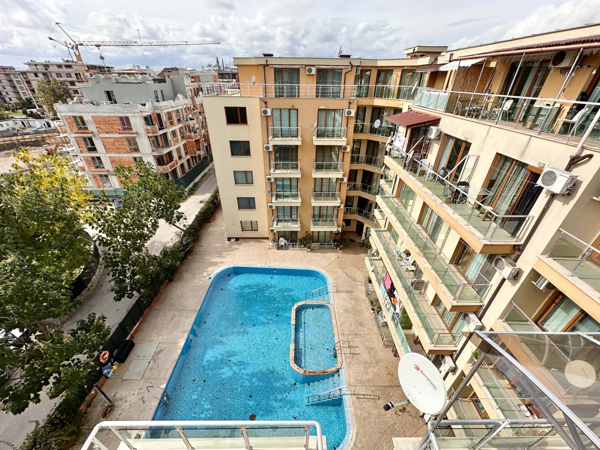 Studio with Pool and Sea View in Amadeus 11 Complex, Sunny Beach