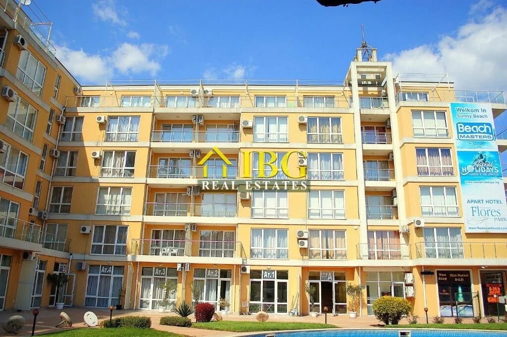 Bright and spacious 1-Bedroom Apartment in Flores Park | Perfect Sunny Beach Location!