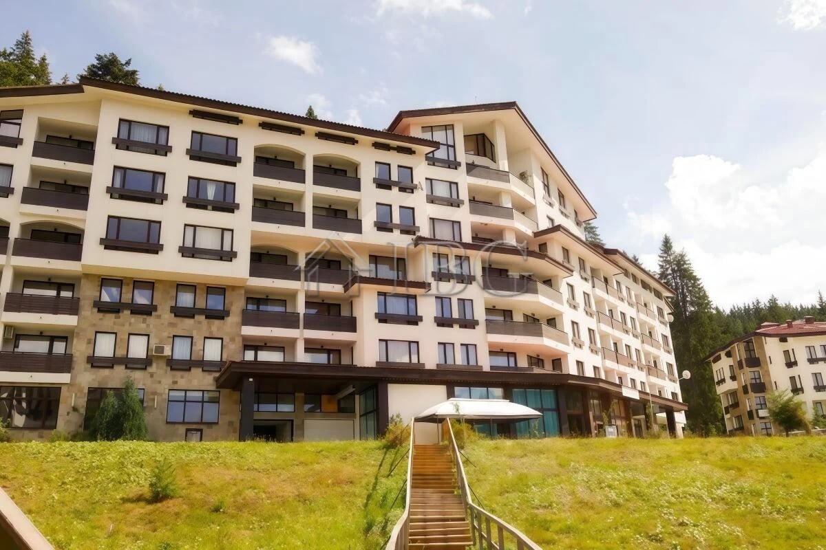 Extra-Spacious 2-Bedroom Apartment with Mountain View | Elite Pamporovo