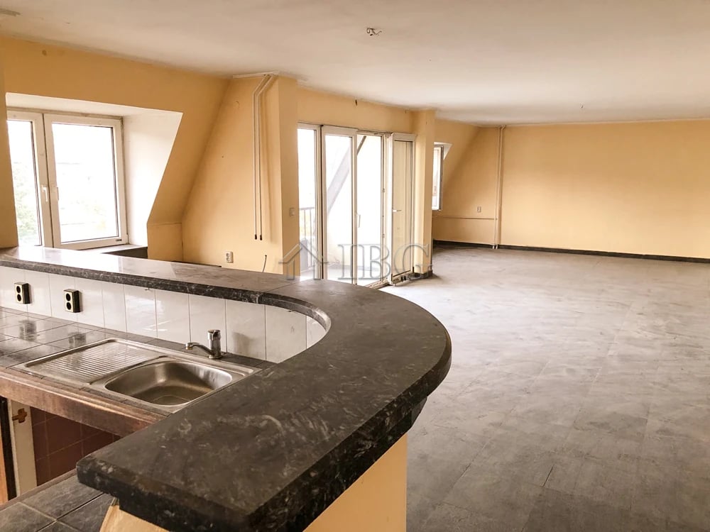 For sale 270 sq.m. maisonette in the Top center of Ruse city