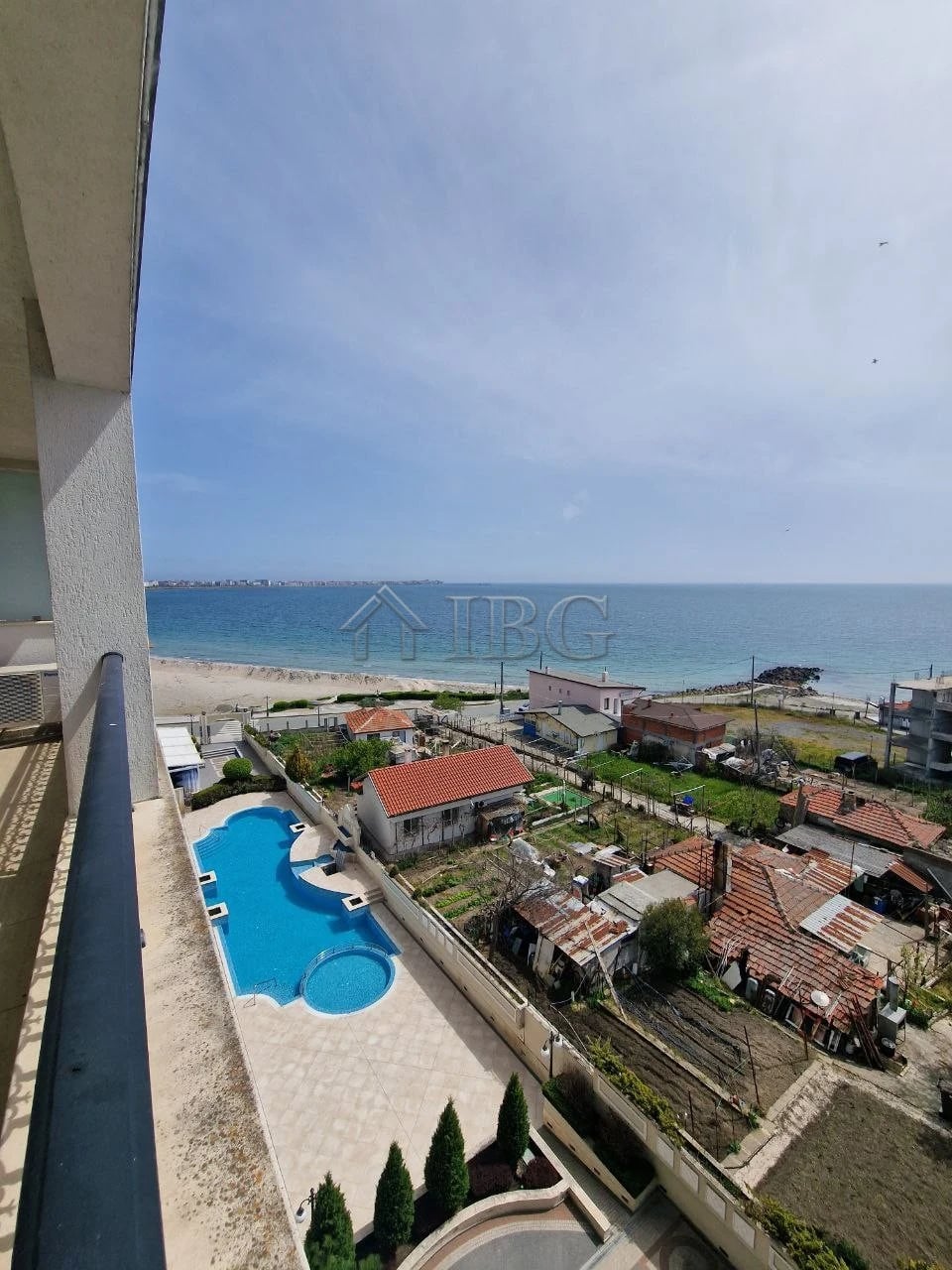 Spacious Studio with Frontal Sea View in Penelope Palace, Pomorie