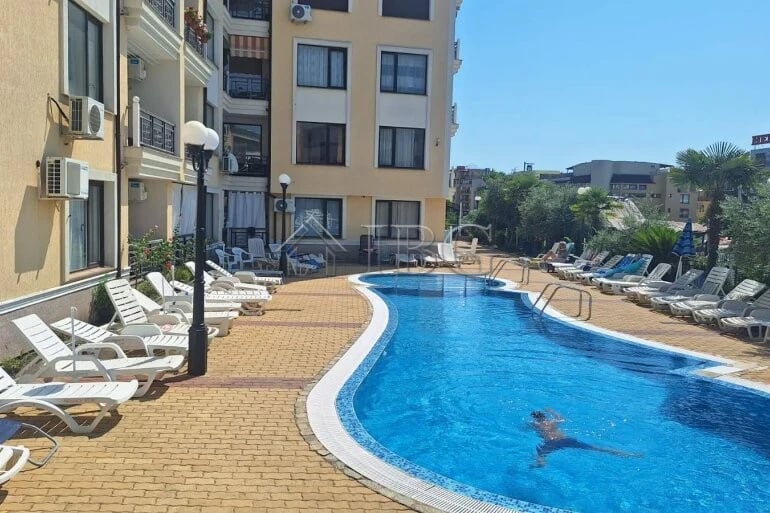 Sea and Pool view 1-bedroom apartment in Raduga, Sveti Vlas