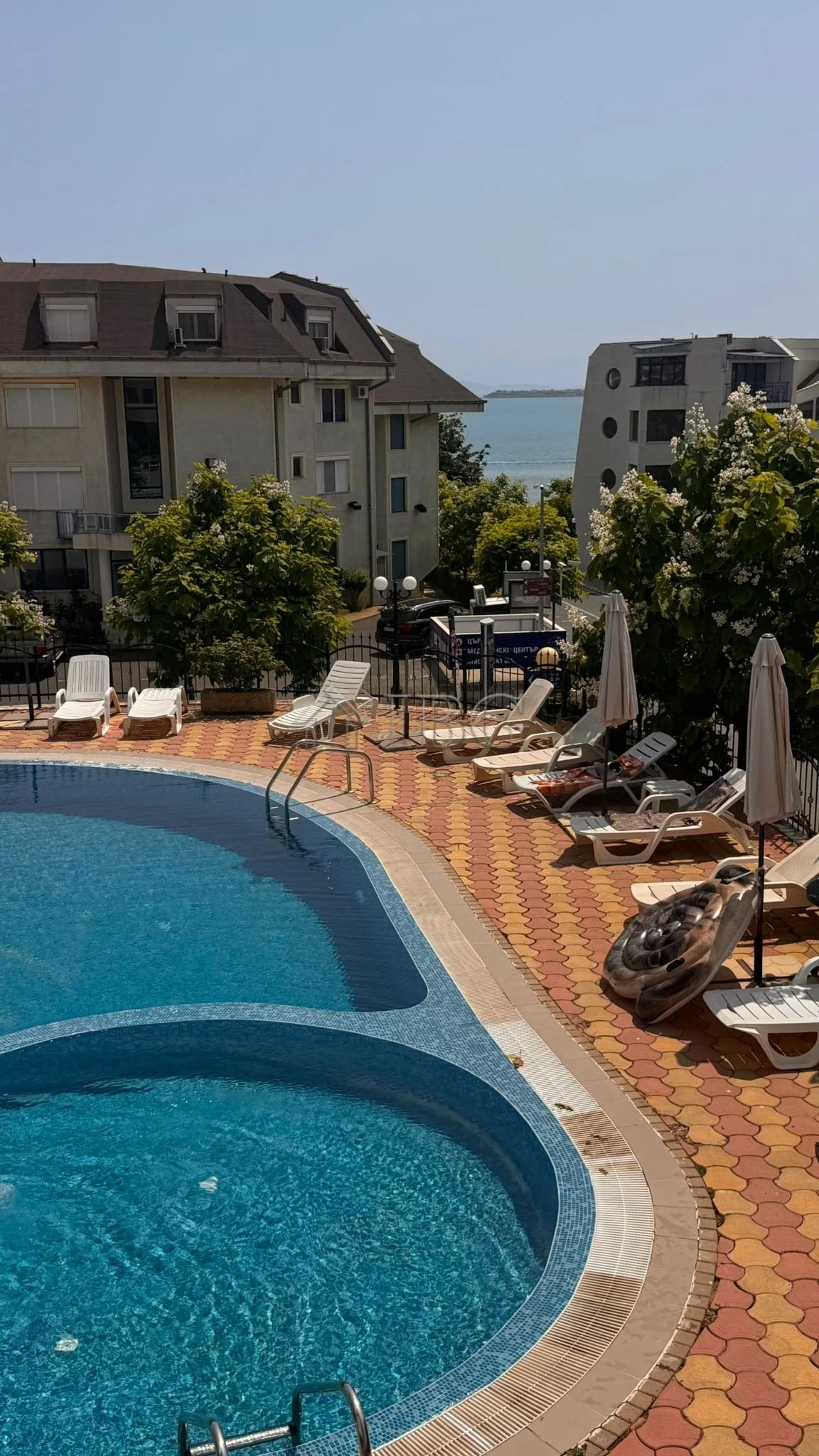2-Bedroom, 2-bathroom apartment with sea and pool views in Chateau Nessebar, Sveti Vlas, 50 m to the beach