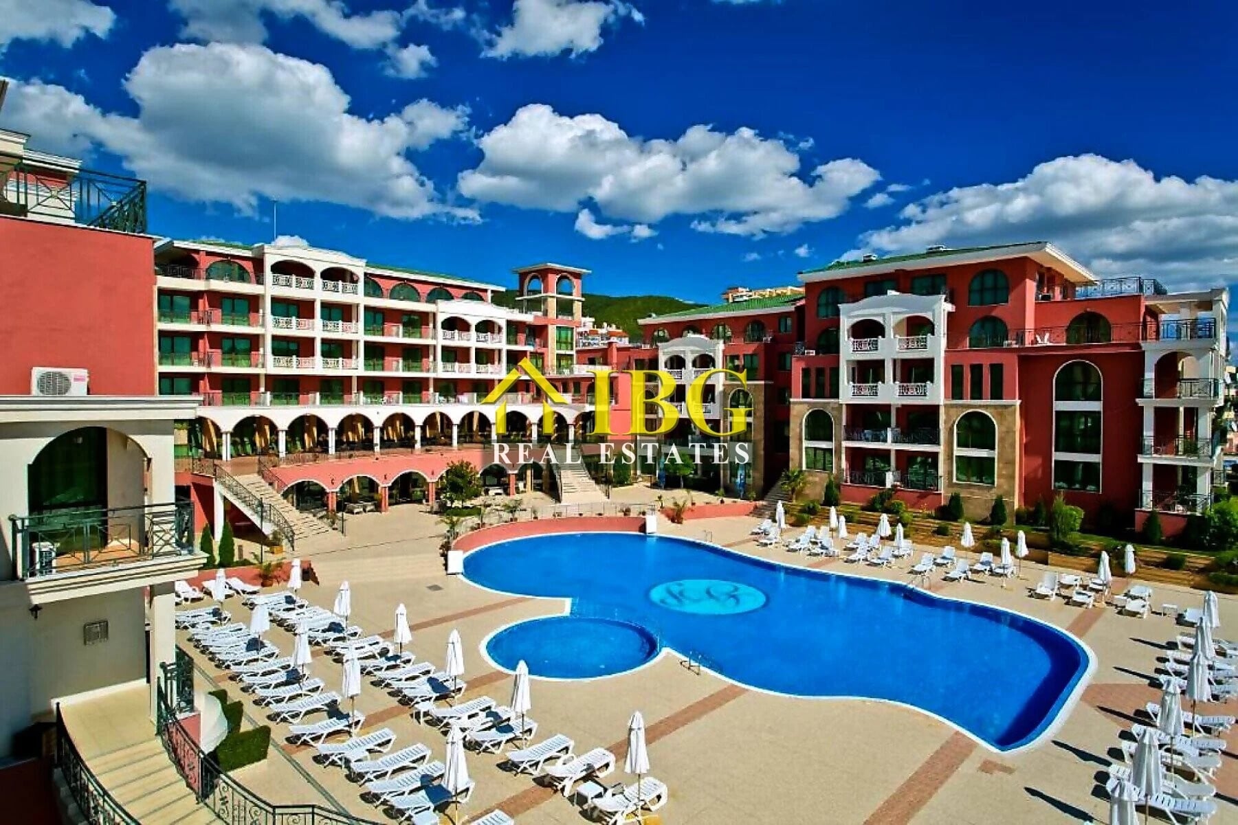 Spacious Studio Near the Beach | St. George Palace, Sveti Vlas