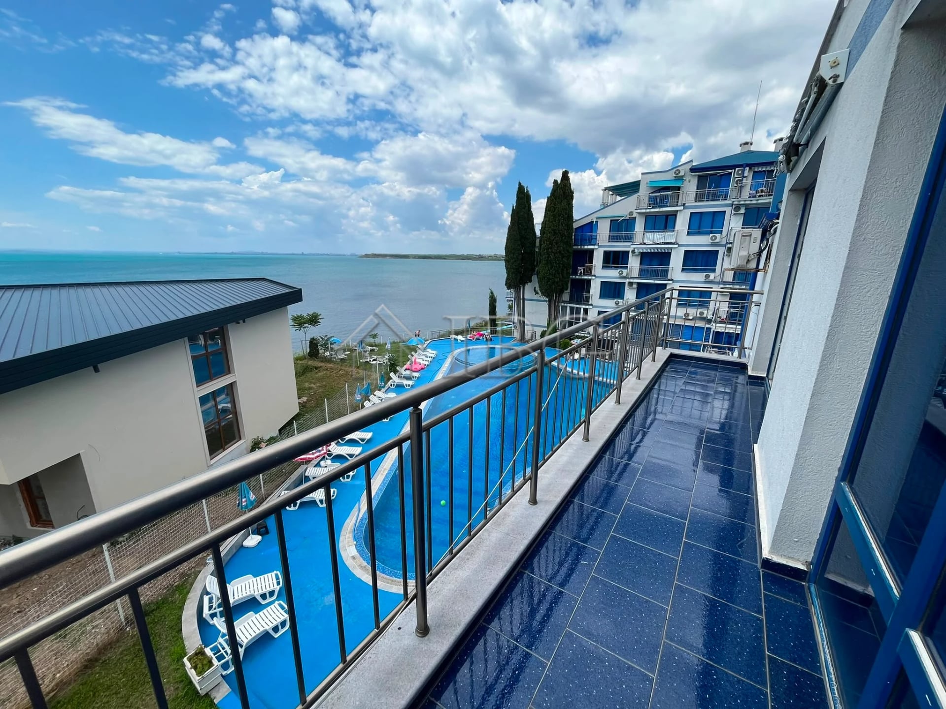 Spacious 4-Room Apartment with Front Sea and Pool Views in Blue Bay Palace, Pomorie