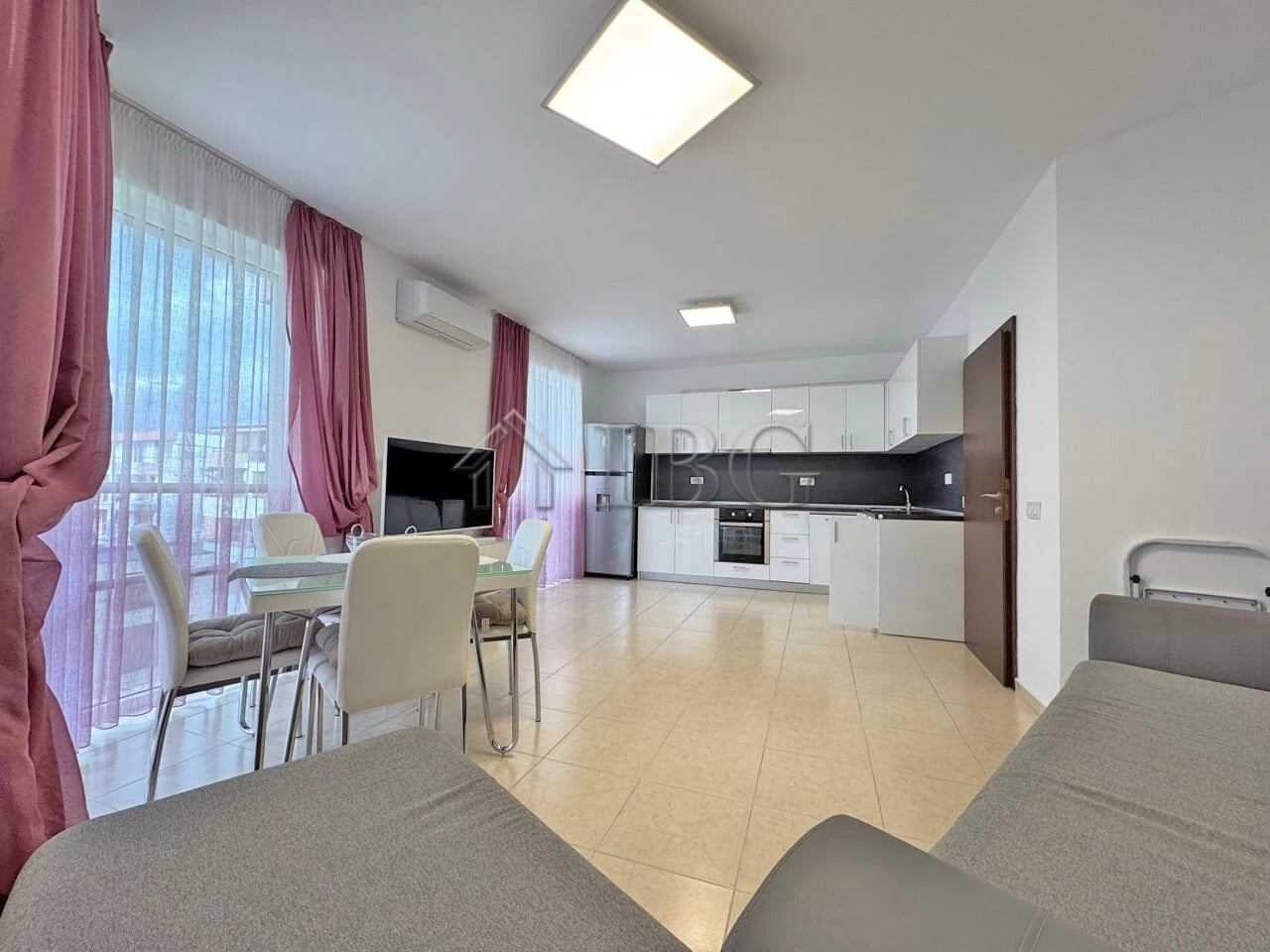 Comfortable One-Bedroom Apartment with Pool View | VIP Image, Sunny Beach