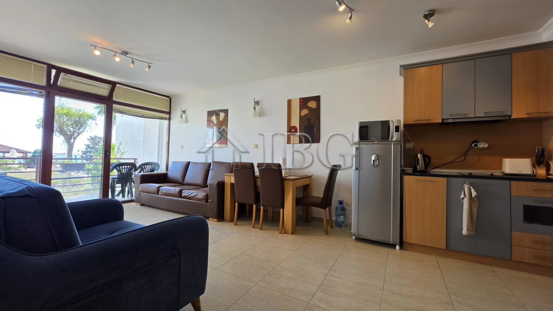 Beachfront 1-Bedroom Apartment with Sea and Pool Views in Diamant, Sveti Vlas