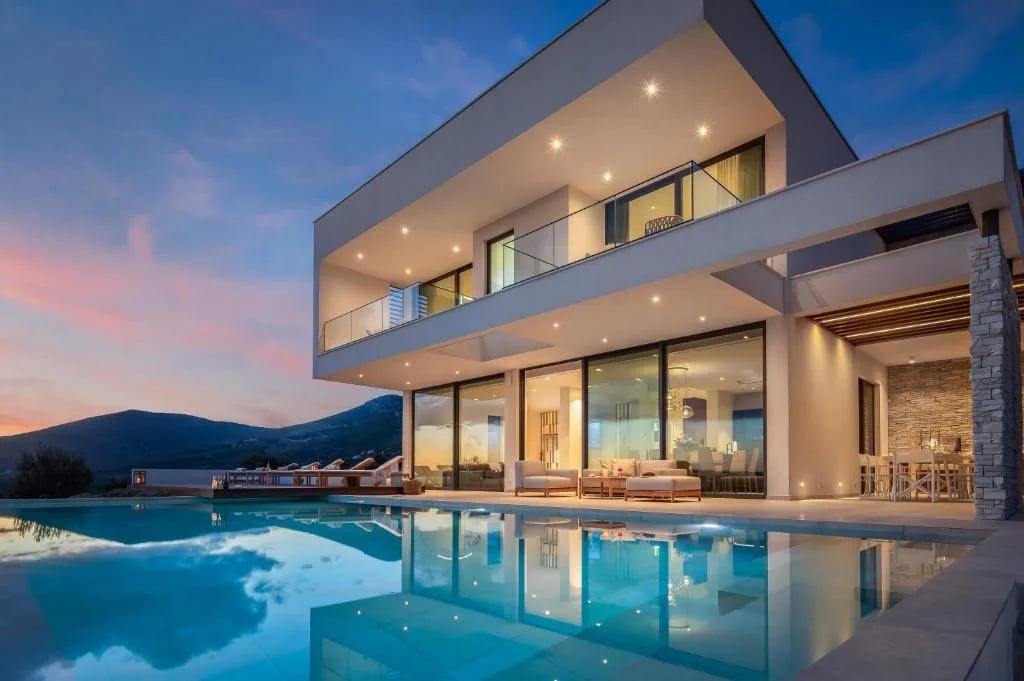 Luxusní vila u Splitu — výhled na Jadran (ukázka)