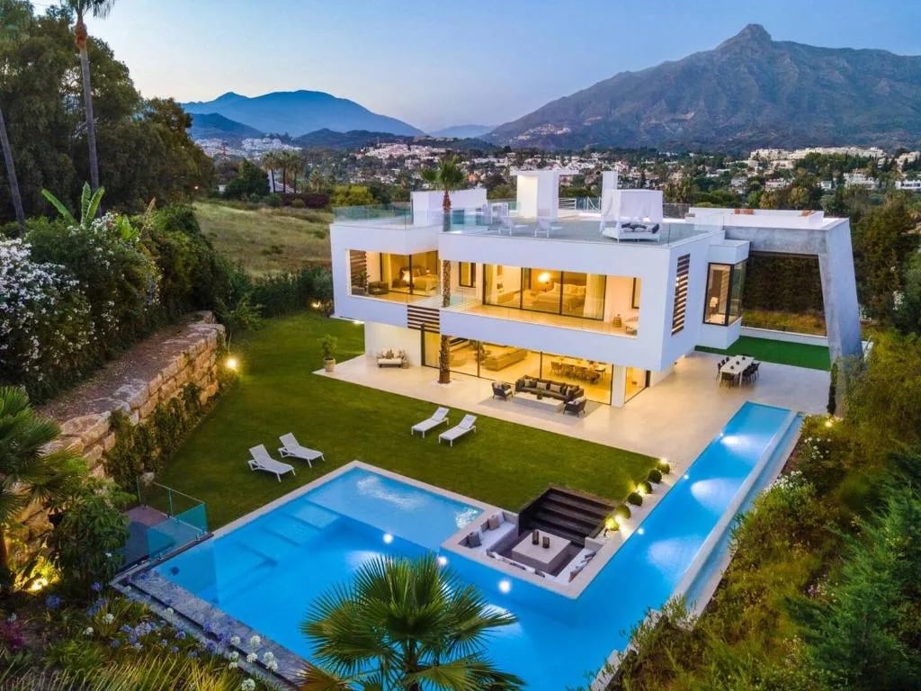 Luxusní vila Marbella — Golf Valley (ukázka)