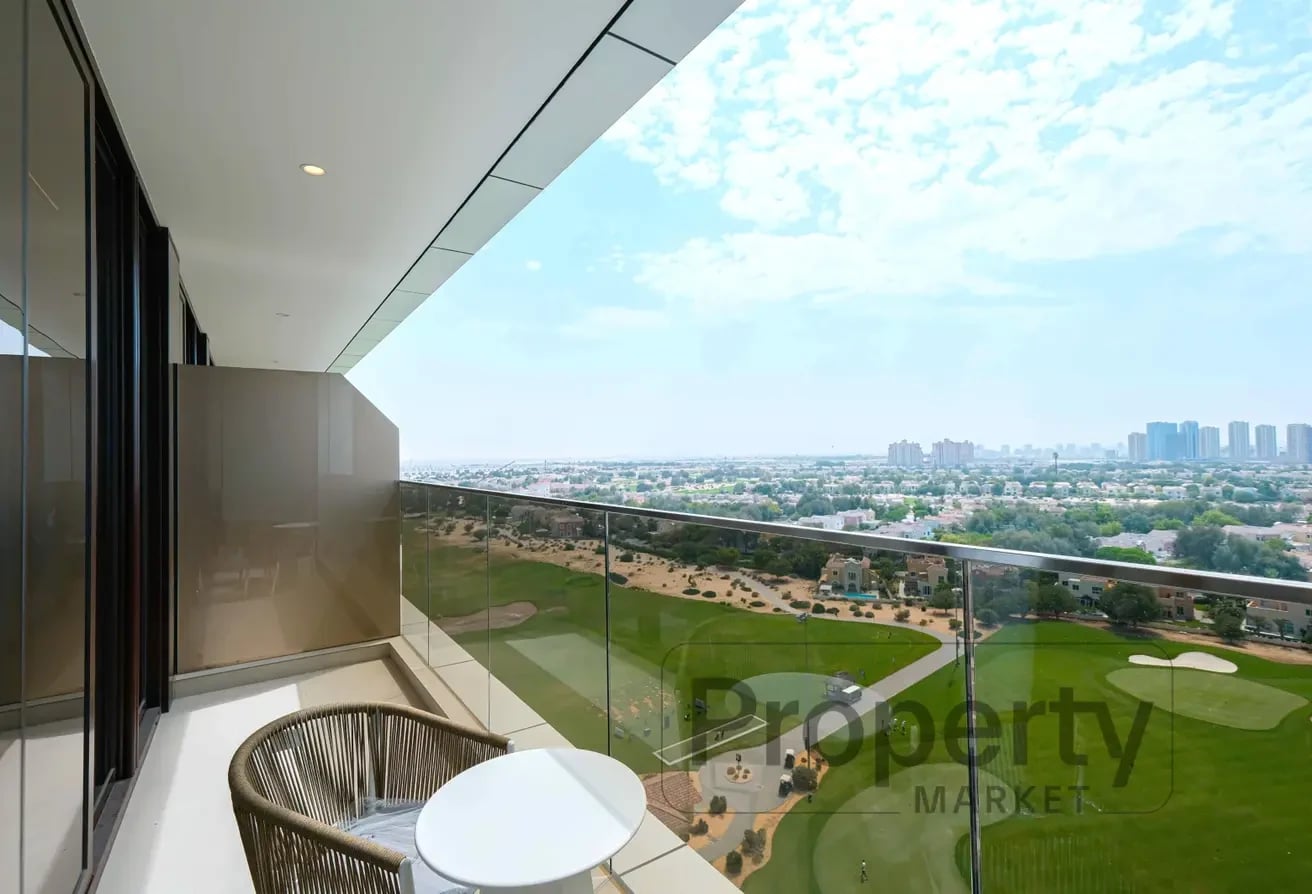 Plně vybavený byt v Dubaji s výhledem na golfové hřiště - dlouhodobý pronájem